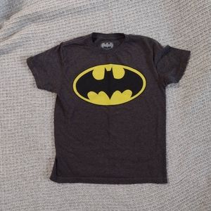 Batman T-shirt Boys Size S  6/7